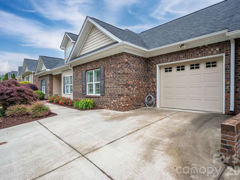 201 T R Harris Drive, Shelby, NC 28150.  MLS# CAR4376451, YatesRealty ID 22549. 