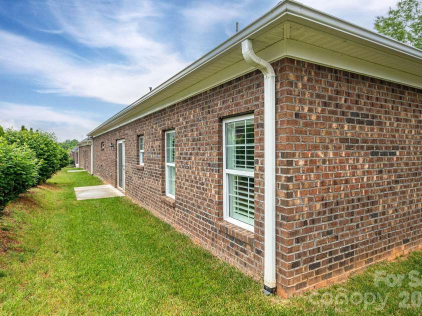201 T R Harris Drive, Shelby, NC 28150.  MLS# CAR4376451, YatesRealty ID 22549. 