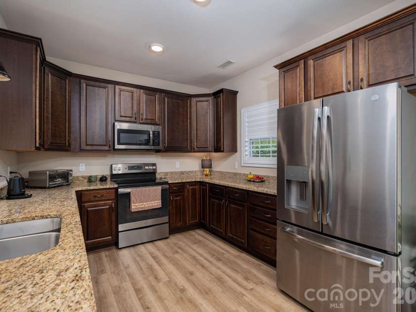 201 T R Harris Drive, Shelby, NC 28150.  MLS# CAR4376451, YatesRealty ID 22549. 