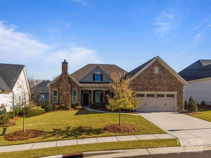 82112 Standing Oak Drive, Charlotte, NC 28278.  MLS# CAR4211190, YatesRealty ID 22549. 