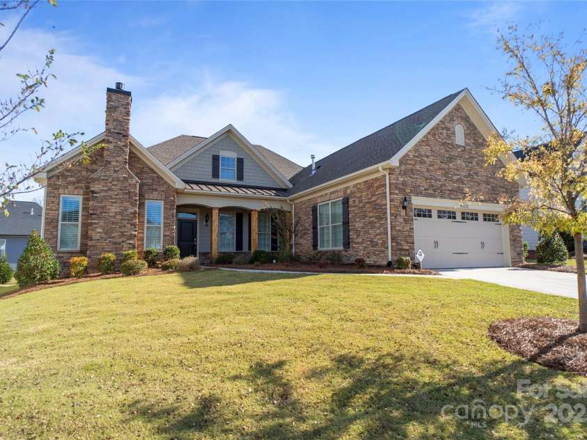 82112 Standing Oak Drive, Charlotte, NC 28278.  MLS# CAR4211190, YatesRealty ID 22549. 
