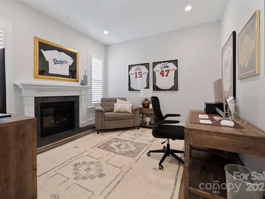 82112 Standing Oak Drive, Charlotte, NC 28278.  MLS# CAR4211190, YatesRealty ID 22549. 