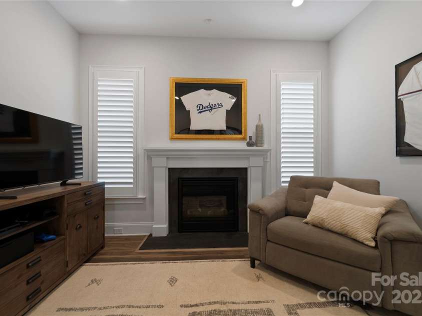 82112 Standing Oak Drive, Charlotte, NC 28278.  MLS# CAR4211190, YatesRealty ID 22549. 
