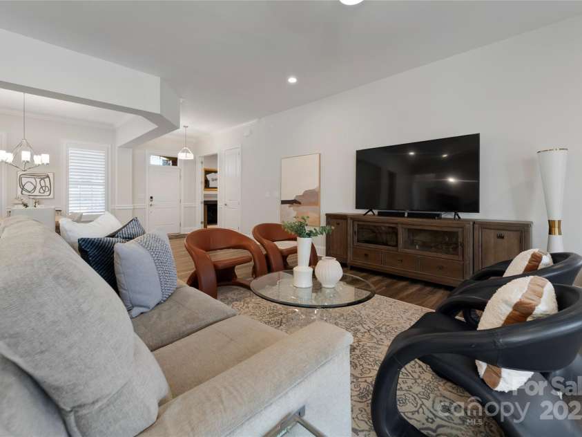 82112 Standing Oak Drive, Charlotte, NC 28278.  MLS# CAR4211190, YatesRealty ID 22549. 