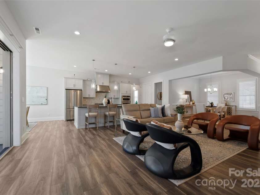 82112 Standing Oak Drive, Charlotte, NC 28278.  MLS# CAR4211190, YatesRealty ID 22549. 