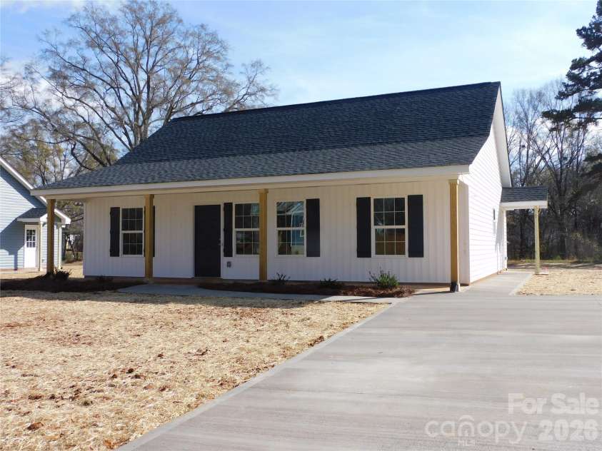 216 McClain Street, York, SC 29745.  MLS# CAR4325786, YatesRealty ID 2255. Front and side entrances