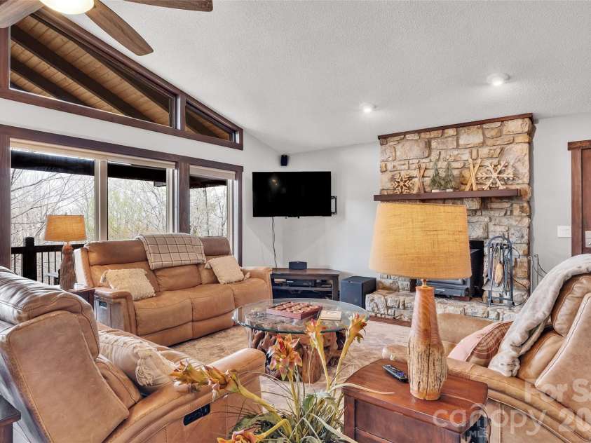 202 Tamarack Road, Beech Mountain, NC 28604.  MLS# CAR4371632, YatesRealty ID 22550. 