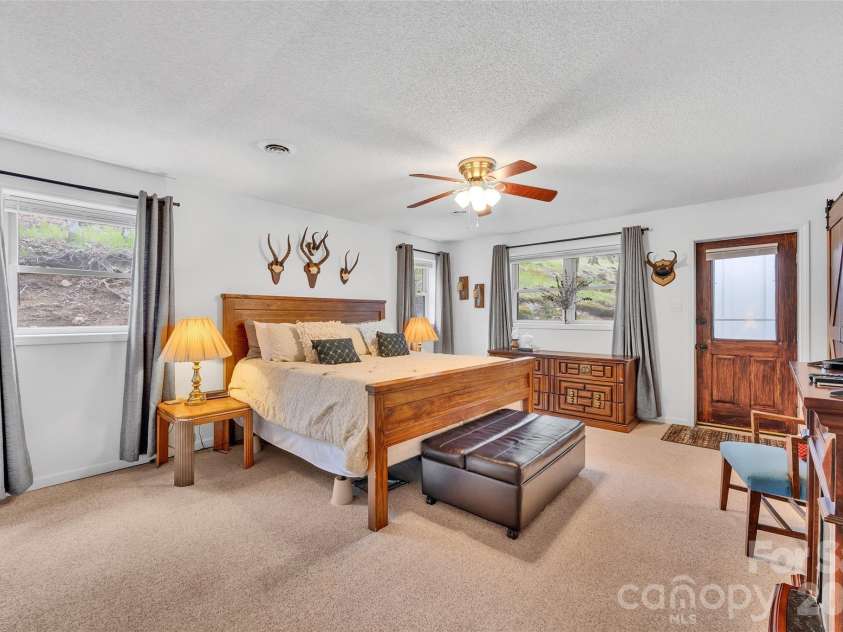 202 Tamarack Road, Beech Mountain, NC 28604.  MLS# CAR4371632, YatesRealty ID 22550. 
