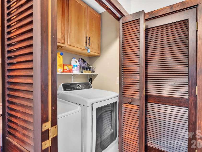 202 Tamarack Road, Beech Mountain, NC 28604.  MLS# CAR4371632, YatesRealty ID 22550. 
