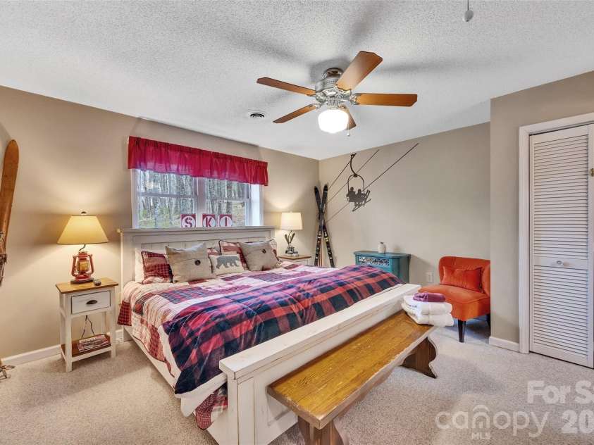 202 Tamarack Road, Beech Mountain, NC 28604.  MLS# CAR4371632, YatesRealty ID 22550. 