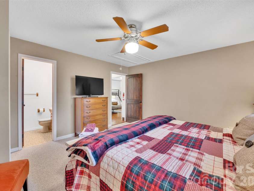 202 Tamarack Road, Beech Mountain, NC 28604.  MLS# CAR4371632, YatesRealty ID 22550. 