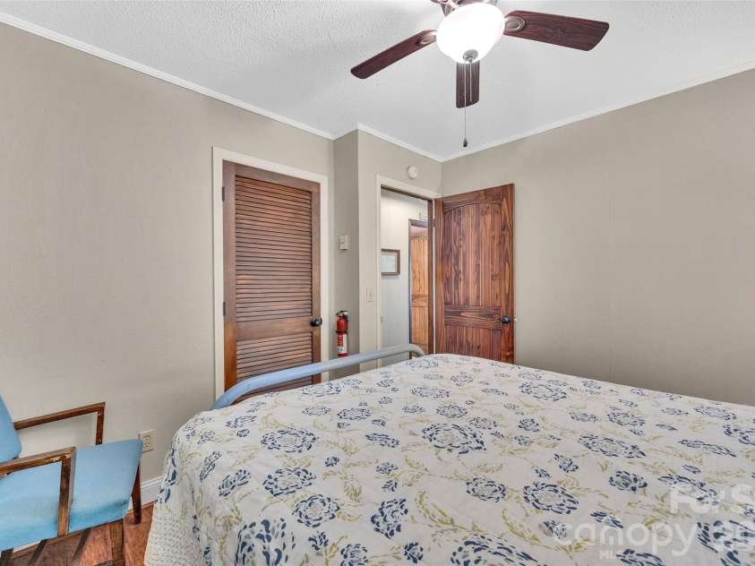 202 Tamarack Road, Beech Mountain, NC 28604.  MLS# CAR4371632, YatesRealty ID 22550. 