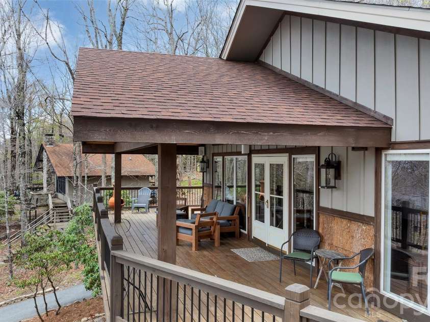 202 Tamarack Road, Beech Mountain, NC 28604.  MLS# CAR4371632, YatesRealty ID 22550. 