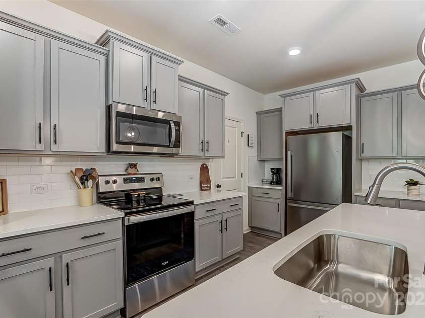 2032 Crooked Oak Lane, York, SC 29745.  MLS# CAR4235659, YatesRealty ID 22551. 