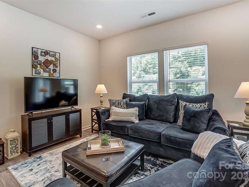 2032 Crooked Oak Lane, York, SC 29745.  MLS# CAR4235659, YatesRealty ID 22551. 