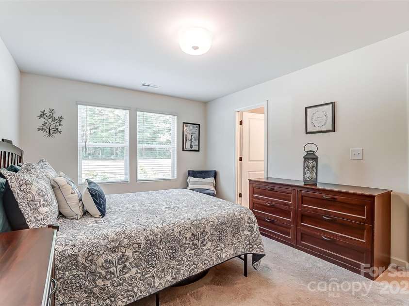 2032 Crooked Oak Lane, York, SC 29745.  MLS# CAR4235659, YatesRealty ID 22551. 