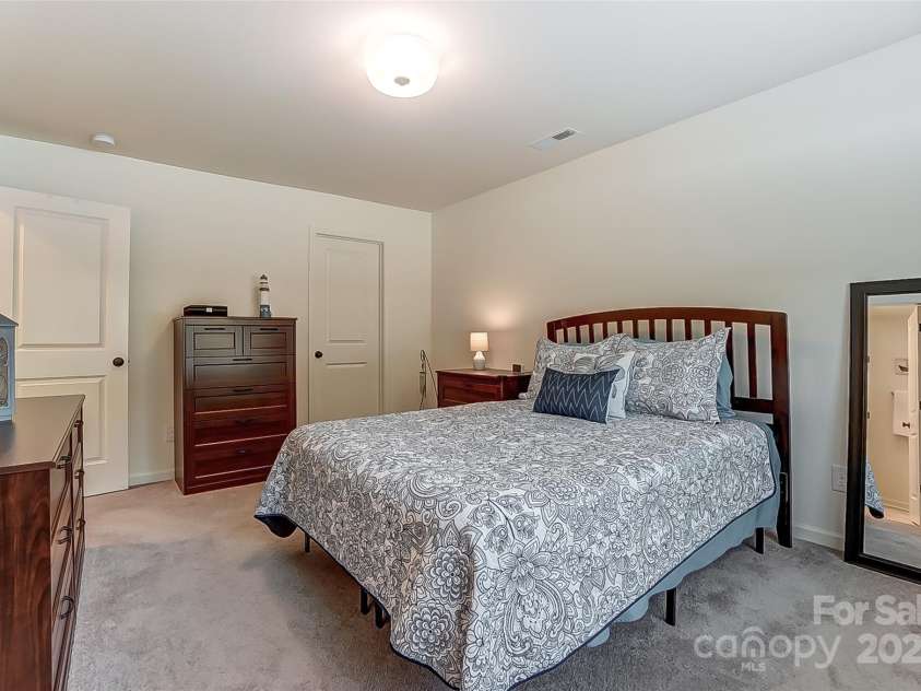 2032 Crooked Oak Lane, York, SC 29745.  MLS# CAR4235659, YatesRealty ID 22551. 