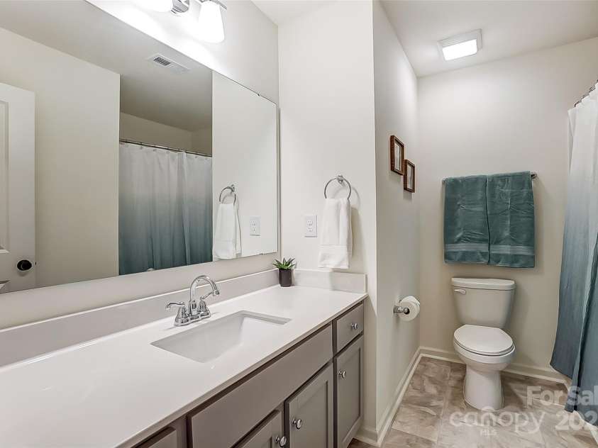 2032 Crooked Oak Lane, York, SC 29745.  MLS# CAR4235659, YatesRealty ID 22551. 