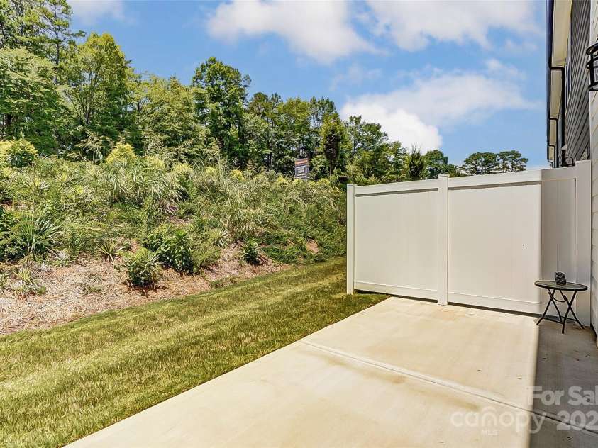 2032 Crooked Oak Lane, York, SC 29745.  MLS# CAR4235659, YatesRealty ID 22551. 