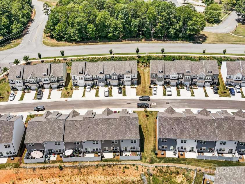 2032 Crooked Oak Lane, York, SC 29745.  MLS# CAR4235659, YatesRealty ID 22551. 