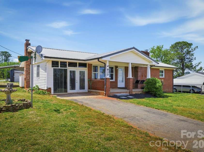 930 Enola Road, Morganton, NC 28655.  MLS# CAR4376994, YatesRealty ID 22552. 