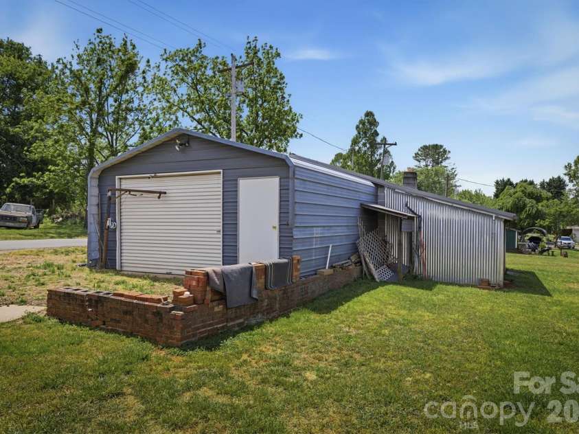 930 Enola Road, Morganton, NC 28655.  MLS# CAR4376994, YatesRealty ID 22552. 