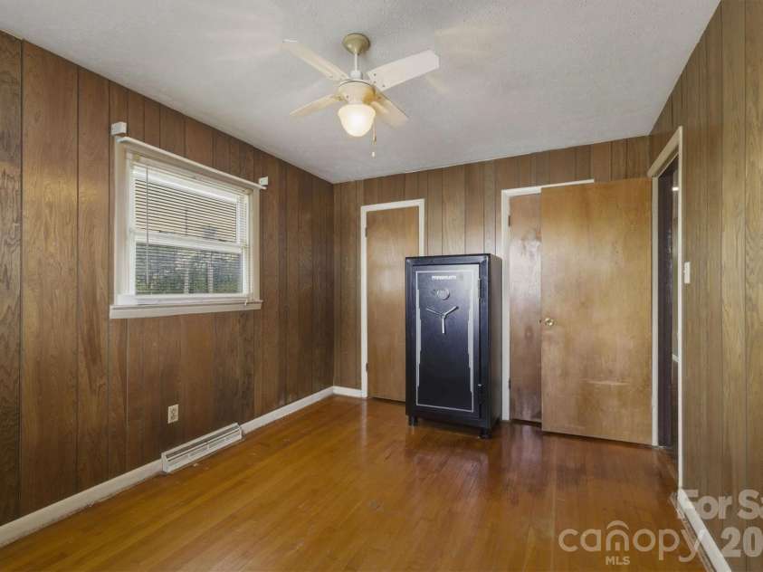930 Enola Road, Morganton, NC 28655.  MLS# CAR4376994, YatesRealty ID 22552. 