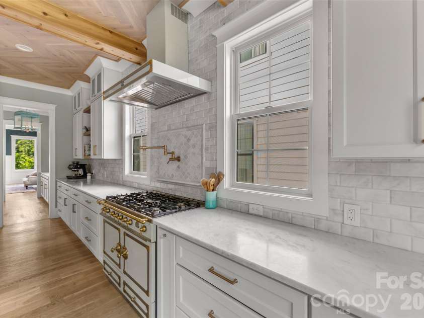 1512 Parson Street, Charlotte, NC 28205.  MLS# CAR4377788, YatesRealty ID 22554. 