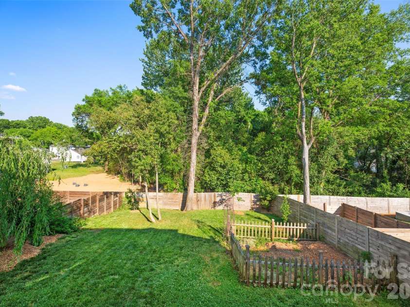 1512 Parson Street, Charlotte, NC 28205.  MLS# CAR4377788, YatesRealty ID 22554. 