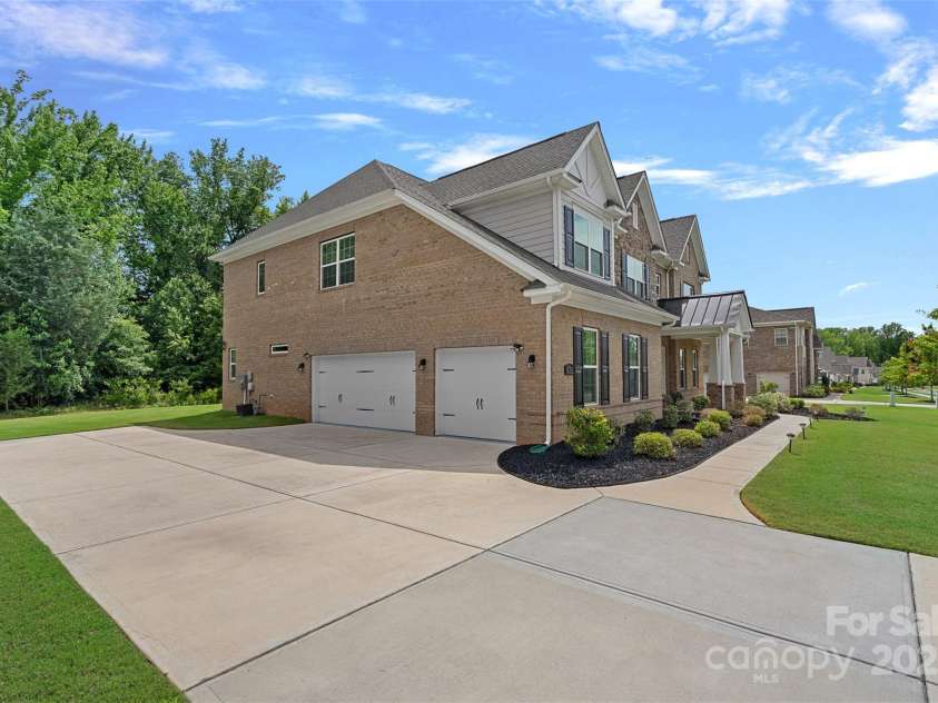 2185 Loire Valley Drive, Fort Mill, SC 29707.  MLS# CAR4291399, YatesRealty ID 22555. 