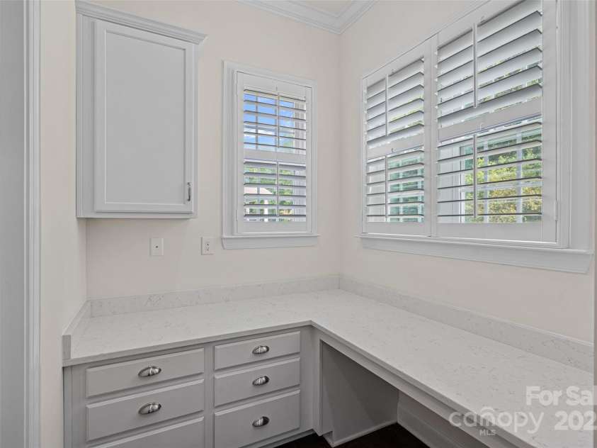 2185 Loire Valley Drive, Fort Mill, SC 29707.  MLS# CAR4291399, YatesRealty ID 22555. Mini Office