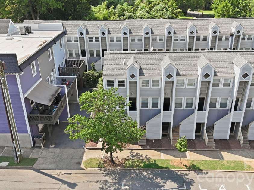 721 Poplar Street, Charlotte, NC 28202.  MLS# CAR4399856, YatesRealty ID 22555. 