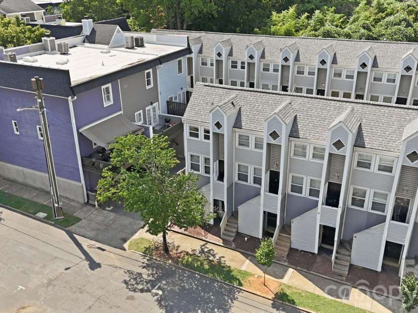 721 Poplar Street, Charlotte, NC 28202.  MLS# CAR4399856, YatesRealty ID 22555. 