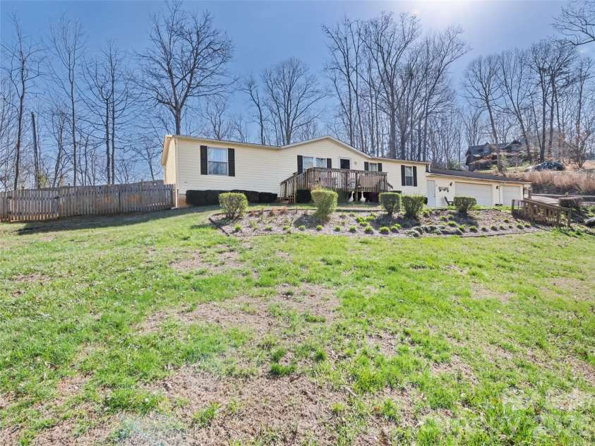 136 Peaceful Valley Drive, Leicester, NC 28748.  MLS# CAR4378331, YatesRealty ID 22556. 
