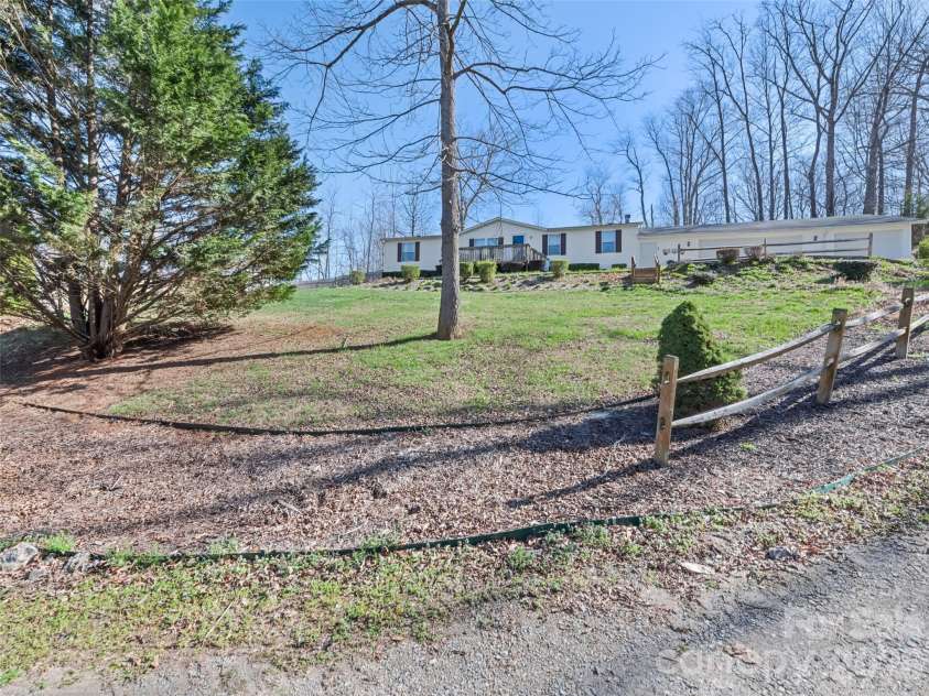 136 Peaceful Valley Drive, Leicester, NC 28748.  MLS# CAR4378331, YatesRealty ID 22556. 