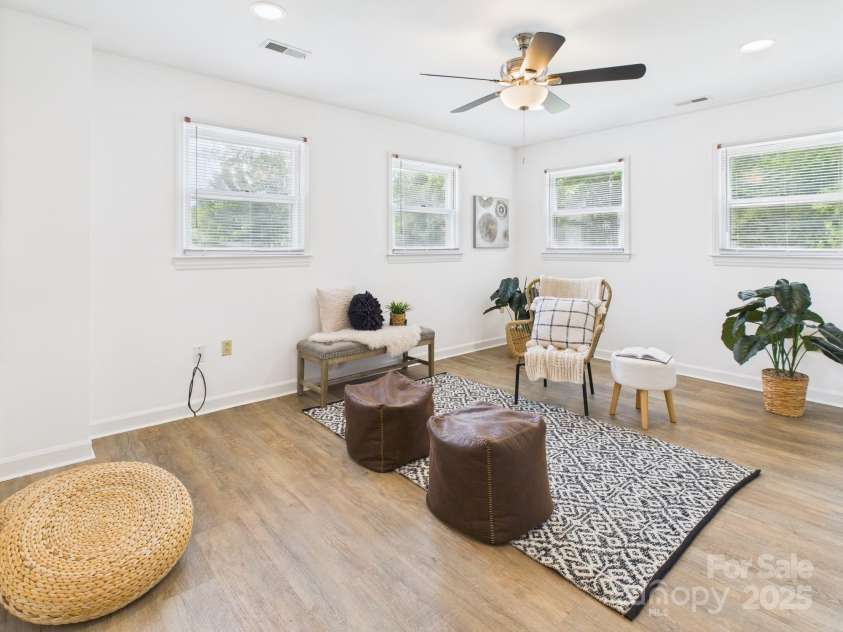 4905 Chestnut Lake Drive, Charlotte, NC 28227.  MLS# CAR4263898, YatesRealty ID 22556. Den
