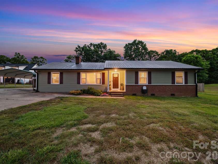 3832 Elkwood Court, Concord, NC 28025.  MLS# CAR4360776, YatesRealty ID 22557. 