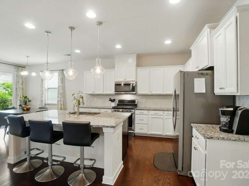 16213 Kelby Cove, Charlotte, NC 28278.  MLS# CAR4265174, YatesRealty ID 22558. 