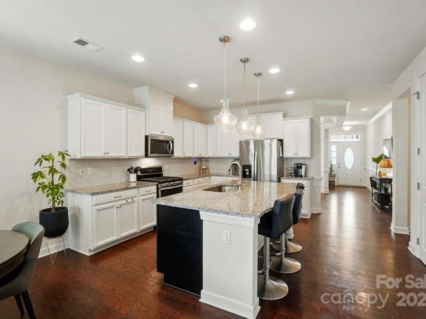 16213 Kelby Cove, Charlotte, NC 28278.  MLS# CAR4265174, YatesRealty ID 22558. 