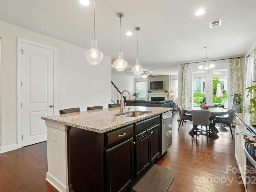 16213 Kelby Cove, Charlotte, NC 28278.  MLS# CAR4265174, YatesRealty ID 22558. 