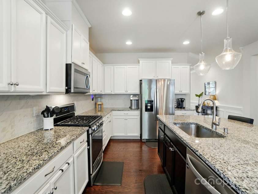 16213 Kelby Cove, Charlotte, NC 28278.  MLS# CAR4265174, YatesRealty ID 22558. 