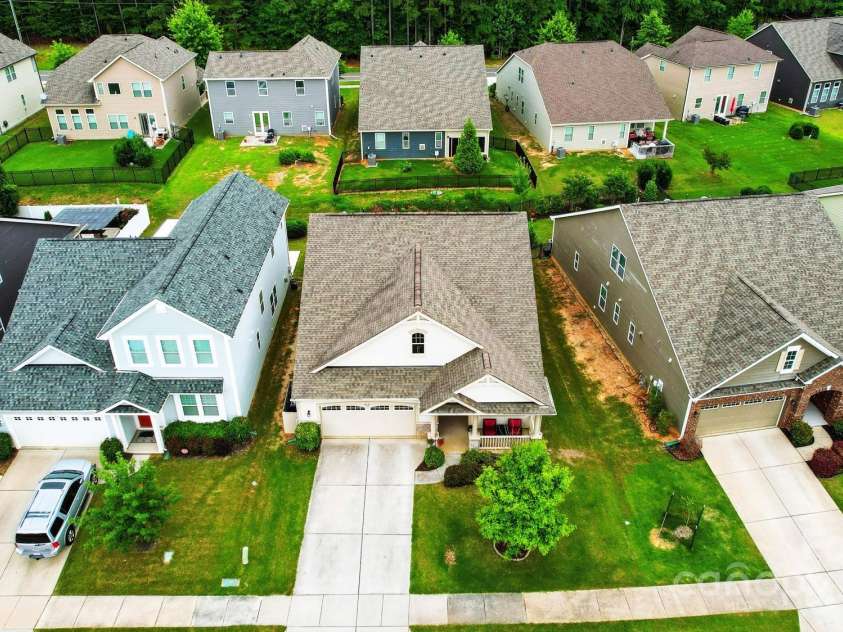 16213 Kelby Cove, Charlotte, NC 28278.  MLS# CAR4265174, YatesRealty ID 22558. 