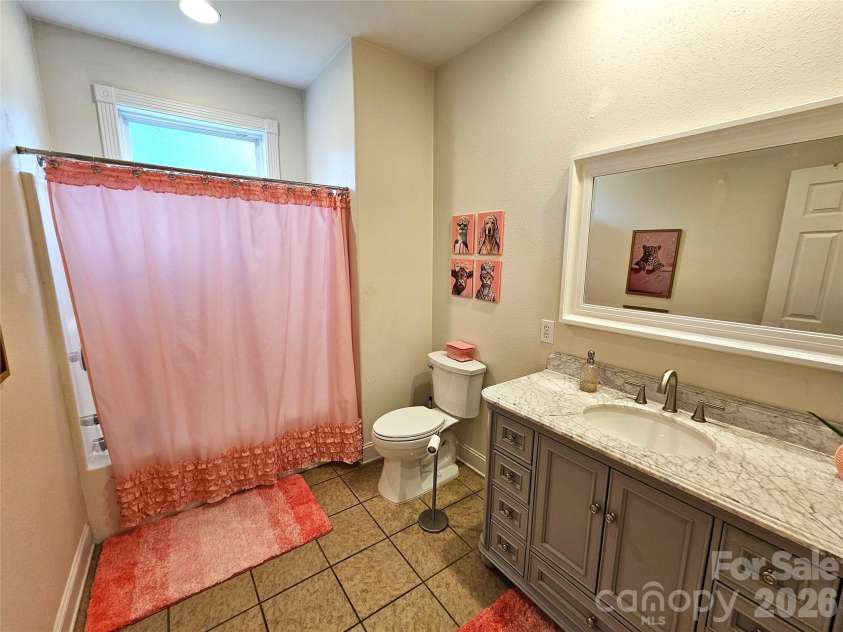 111 Old Hickory Drive, Morganton, NC 28655.  MLS# CAR4376856, YatesRealty ID 22559. 2nd Full Bath
