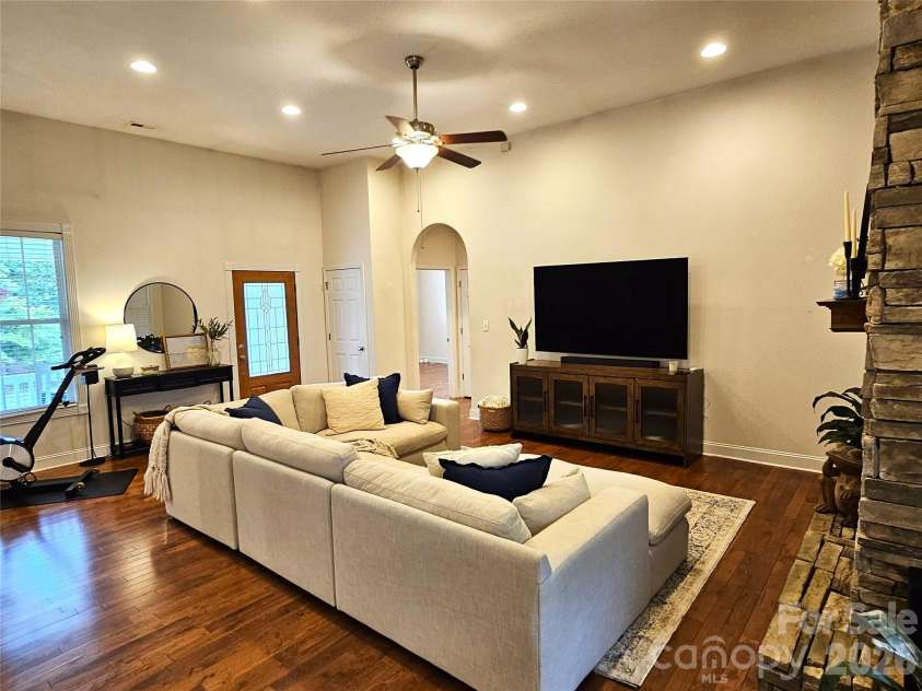 111 Old Hickory Drive, Morganton, NC 28655.  MLS# CAR4376856, YatesRealty ID 22559. 