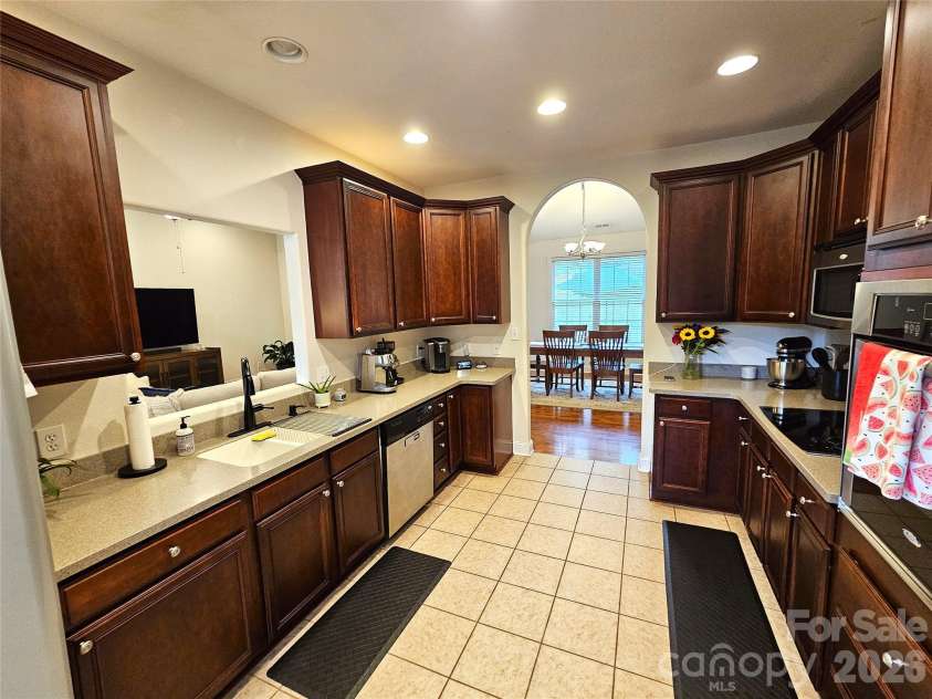 111 Old Hickory Drive, Morganton, NC 28655.  MLS# CAR4376856, YatesRealty ID 22559. 