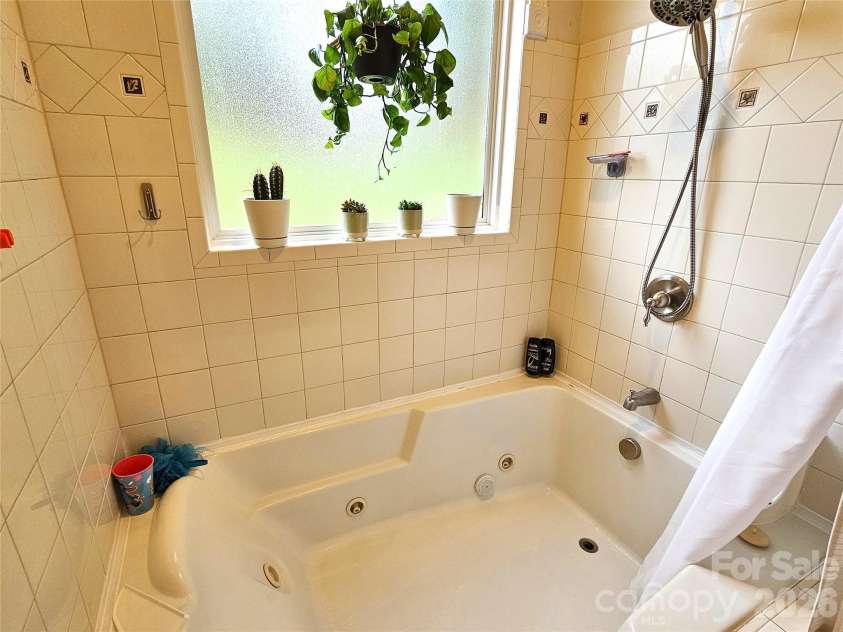 111 Old Hickory Drive, Morganton, NC 28655.  MLS# CAR4376856, YatesRealty ID 22559. Primary Bathroom
