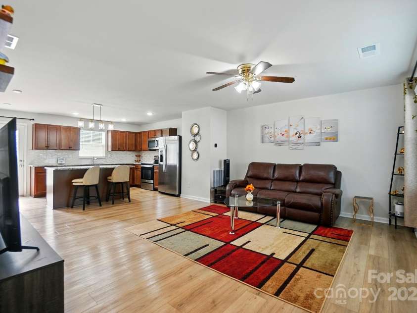 4439 Wild Ridge Drive, Charlotte, NC 28215.  MLS# CAR4251048, YatesRealty ID 22559. 