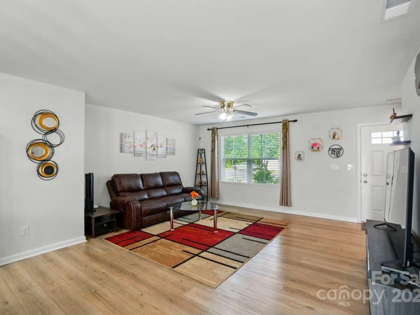 4439 Wild Ridge Drive, Charlotte, NC 28215.  MLS# CAR4251048, YatesRealty ID 22559. 