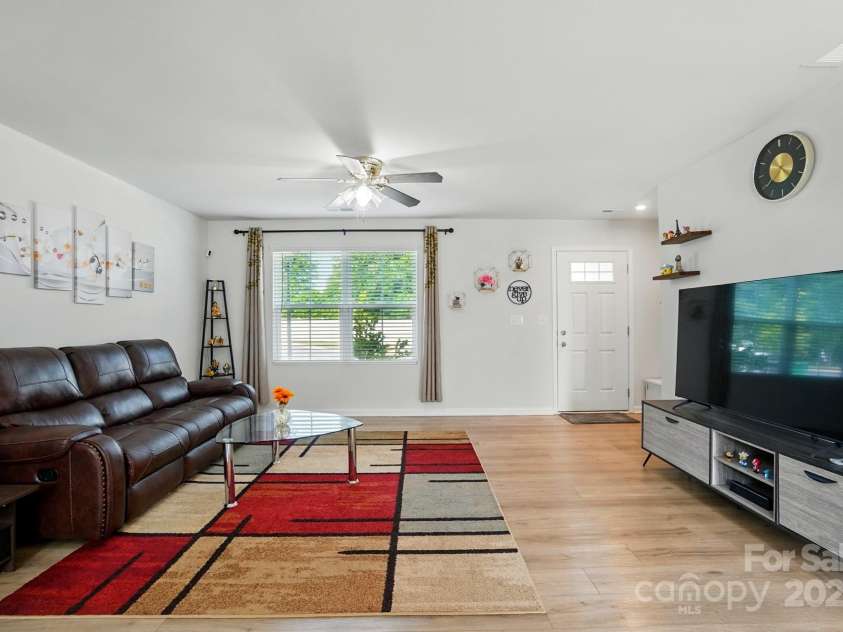 4439 Wild Ridge Drive, Charlotte, NC 28215.  MLS# CAR4251048, YatesRealty ID 22559. 