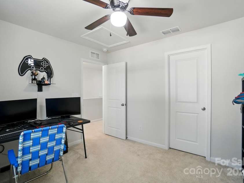 4439 Wild Ridge Drive, Charlotte, NC 28215.  MLS# CAR4251048, YatesRealty ID 22559. 